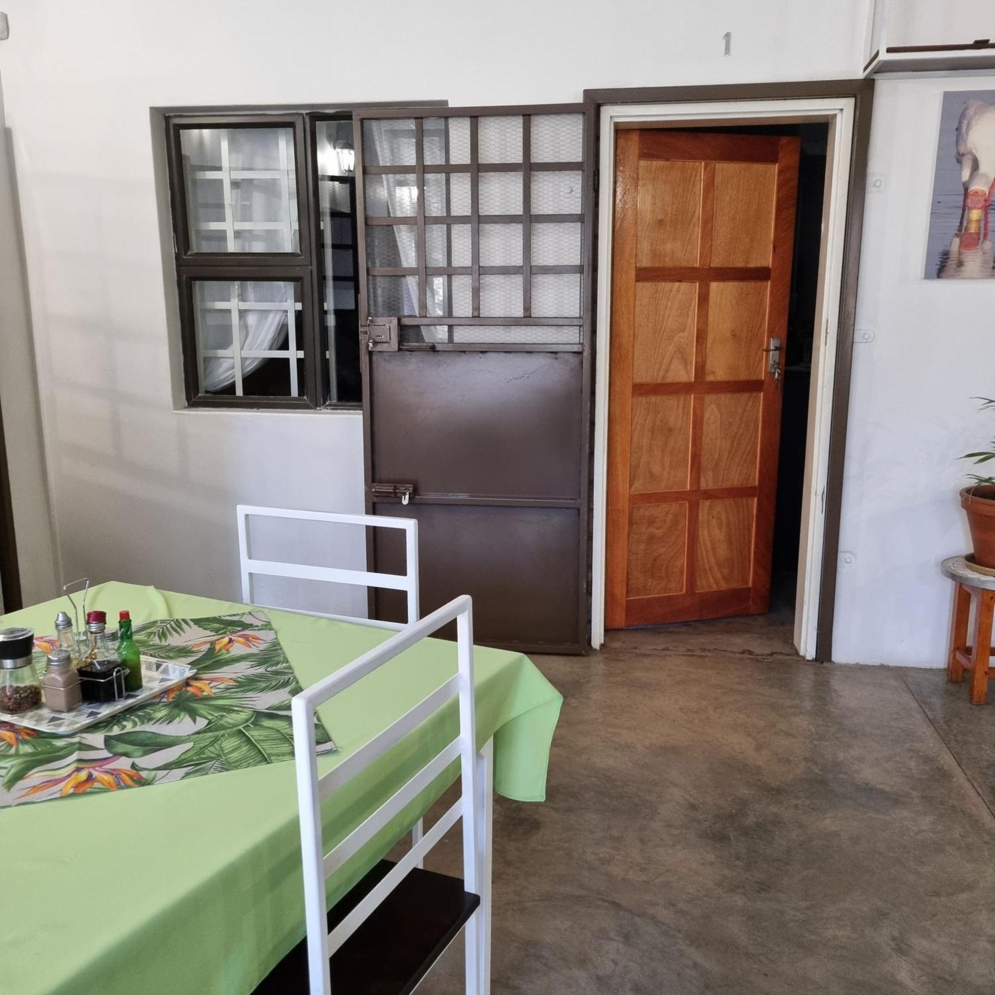 Olienhoff Guesthouse And Rest Camp Otavi Extérieur photo